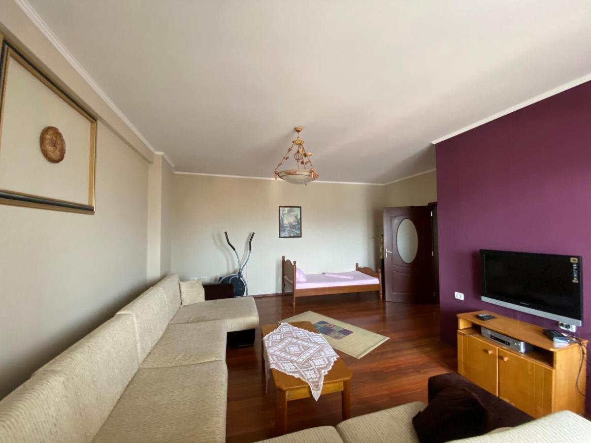 Stay The Night Shkodra Apartment City Centre Экстерьер фото
