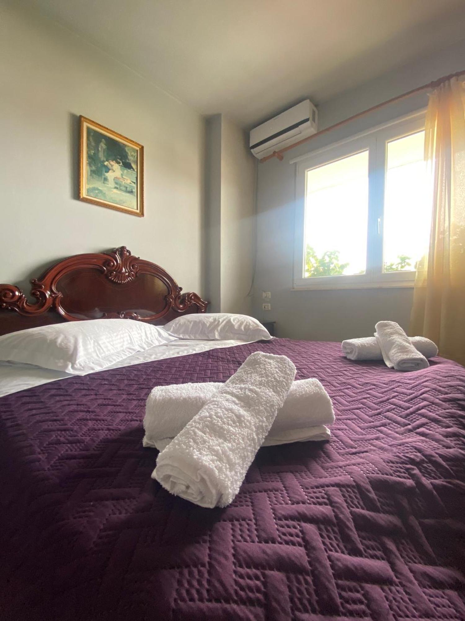 Stay The Night Shkodra Apartment City Centre Экстерьер фото